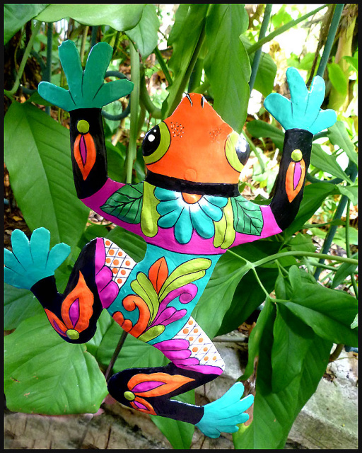 Frog garden plant stake - Hand painted metal design